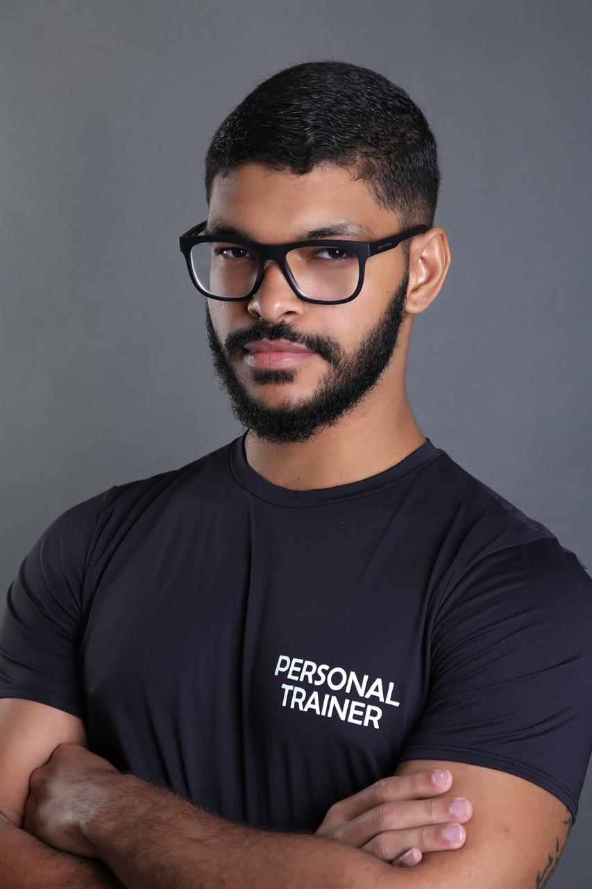 Retrato de Victor Teles como personal trainer
